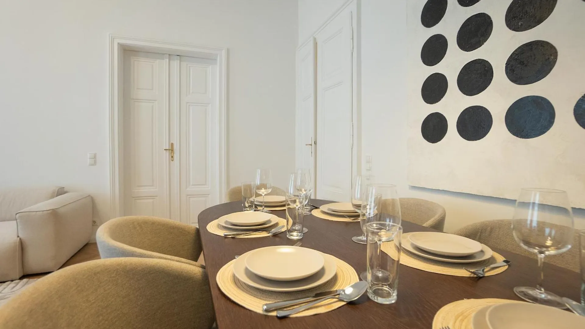 Chic & Cozy 104M2 Flat, Walk To Top Attractions Bécs 0*,  Ausztria