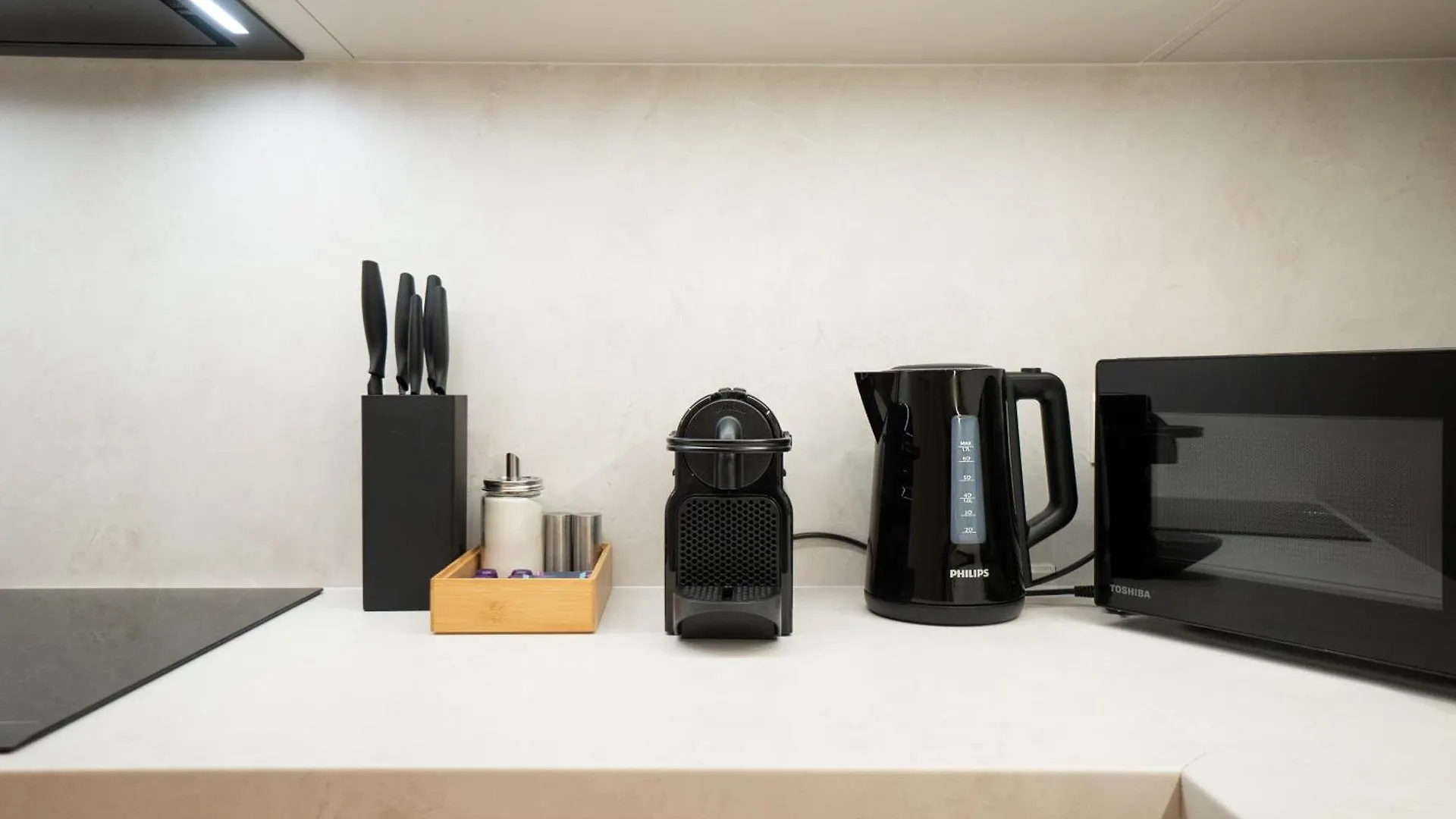 Chic & Cozy 104M2 Flat, Walk To Top Attractions Wien 0*,  Østrig