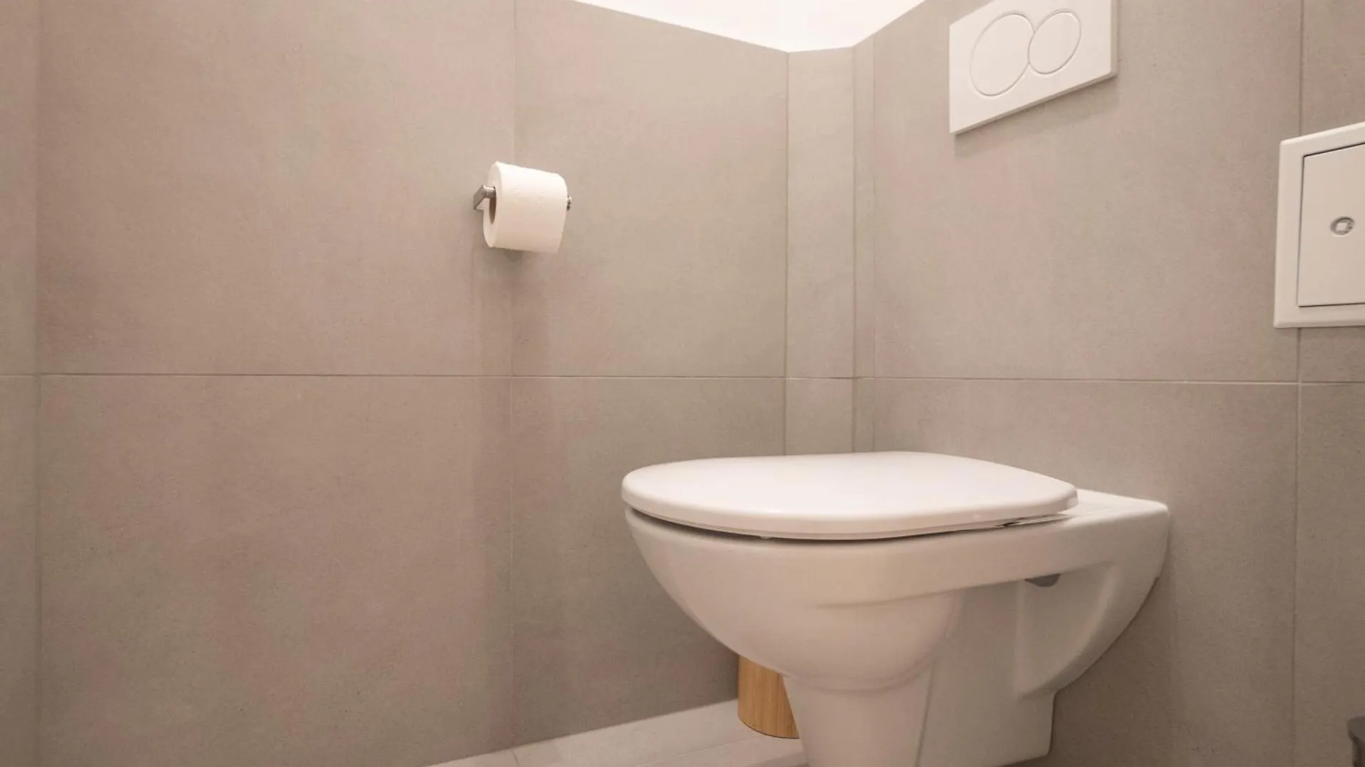 Chic & Cozy 104M2 Flat, Walk To Top Attractions Wien 0*,  Østrig