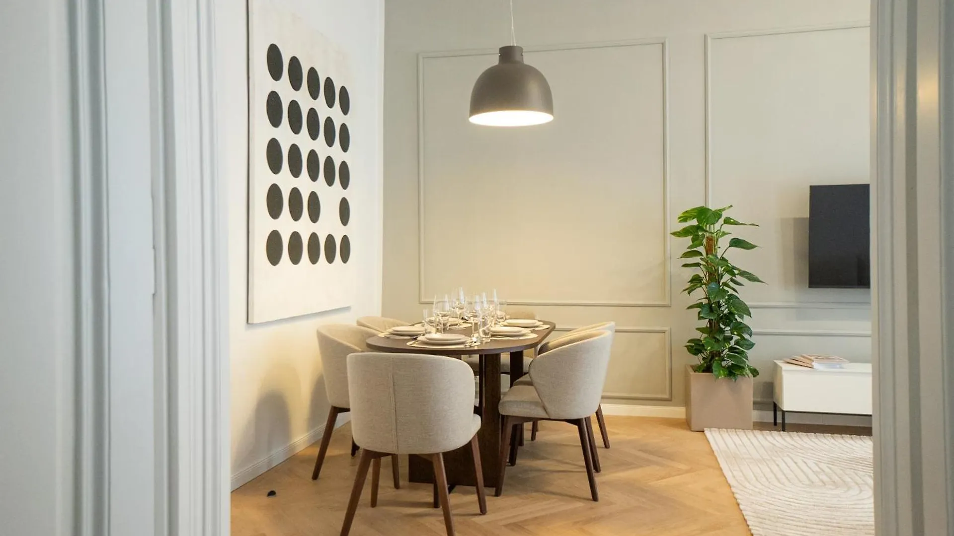 Chic & Cozy 104M2 Flat, Walk To Top Attractions Vienna 0*,  Austria
